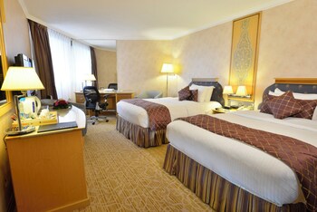 Classic Room, 1 King Bed, Club Lounge Access