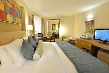 Classic Room, 1 King Bed, Club Lounge Access