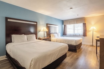 Standard Room, 2 Queen Beds, Non Smoking (Accessible Tub)