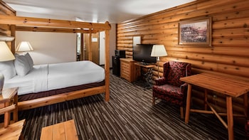 Standard Room, 1 Queen Bed, Non Smoking, Refrigerator & Microwave