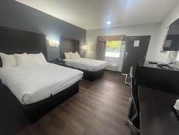 Standard Room, 2 Double Beds, Non Smoking, Refrigerator & Microwave