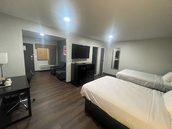 Standard Suite, 2 Double Beds, Non Smoking, Refrigerator & Microwave
