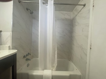 Deluxe Room, 1 King Bed, Smoking, Refrigerator & Microwave