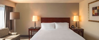 Room, 1 King Bed, Non Smoking, Corner (15% Larger Room)
