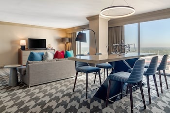 Executive Suite, 3 Bedrooms (3 King Beds and Sofa Bed)