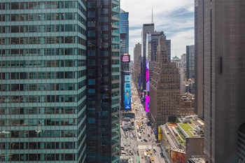 1 Kg Peloton Times Sq Vw Hearing Access