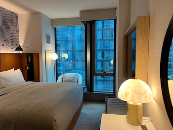 1 King Bed
