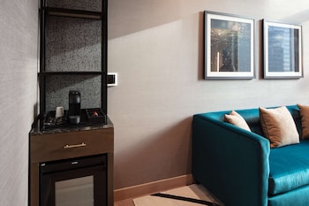 2 QN 1 Bdrm Ste Mobility Access w/RI Shwr