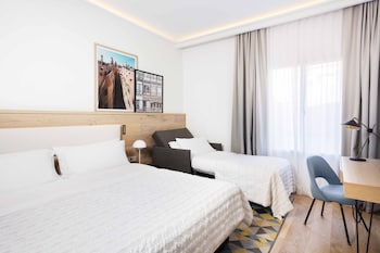 Premium Room, 1 King Bed