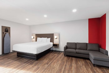 Suite, 1 King Bed with Sofa bed, Non Smoking