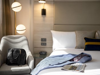 Superior Room, 1 King Bed