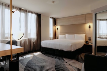 Deluxe Suite, 1 King Bed (Spa)