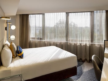 Standard Room, 1 Queen Bed