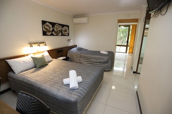2 Bedroom Corporate Unit, Garden View