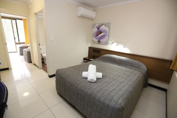 2 Bedroom Corporate Unit, Garden View