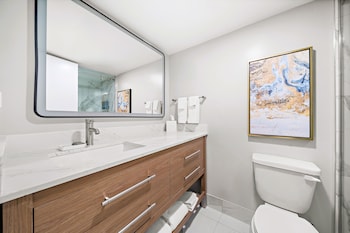 Room, 1 King Bed, Accessible (Hearing)