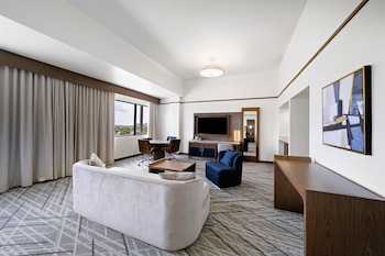 Room (Parlor)