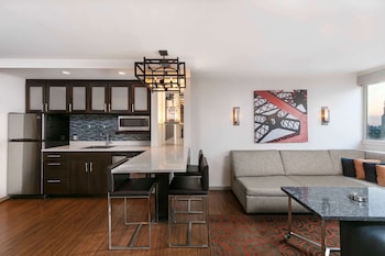 Superior Studio, 1 King Bed, Accessible (Columbus, Roll-In Shower)