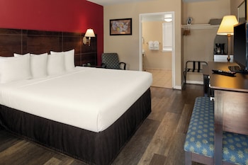 Standard Room, 1 King Bed