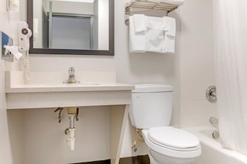 Suite, 2 Queen Beds, Non Smoking