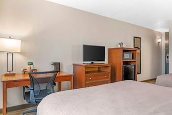 Suite, 2 Queen Beds, Non Smoking