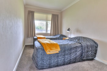 Standard Suite, 2 Bedrooms, Non Smoking, Shared Bathroom (Unit)
