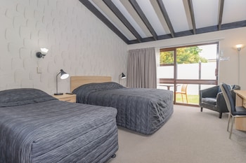 Standard Studio, Multiple Beds, Non Smoking (Studio, beverage making)