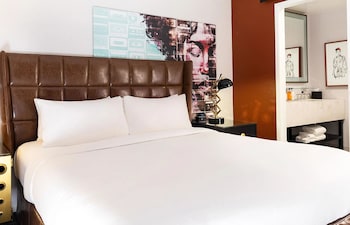 Premier Suite, 1 King Bed, Balcony