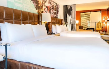 Signature Suite, 2 Queen Beds, Balcony