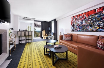 Signature Suite, 2 Queen Beds, Balcony