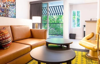 Signature Suite, 2 Queen Beds, Mobility Accessible