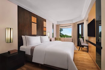 Deluxe Room, 1 King Bed, Garden View