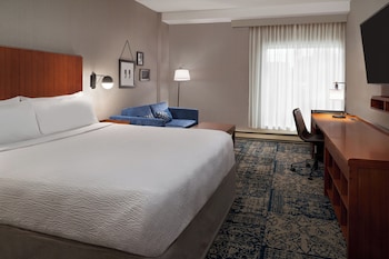 Deluxe Room, 1 King Bed with Sofa bed