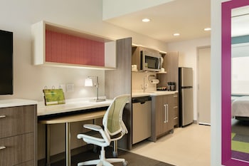 Studio, 1 Queen Bed, Accessible, Bathtub (Mobility & Hearing)