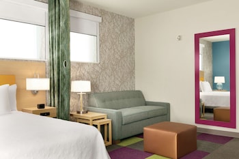 Premium Suite, 1 Queen Bed, Accessible, Bathtub