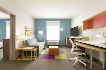 Suite, 1 Queen Bed, Accessible (Mobility & Hearing, Roll-in Shower)