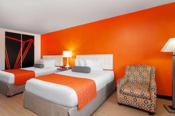 Room, 2 Queen Beds, Smoking (Second Floor)