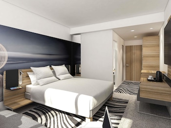 Executive Room, 1 Queen Bed with Sofa bed
