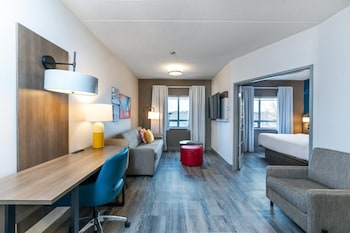 2 Queen Beds, 1 Bedroom Suite