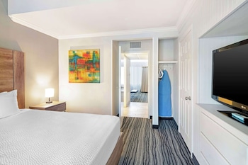 Standard Room, 1 King Bed, Non Smoking, Microwave