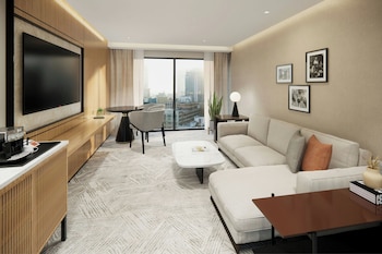 Junior Suite, 1 King Bed, City View