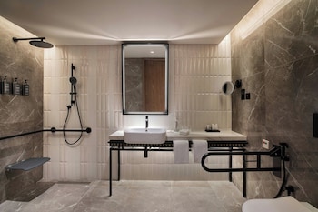 Signature Room, 2 Queen Beds, City View