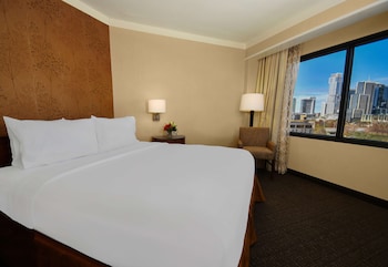Suite, 1 King Bed, City View