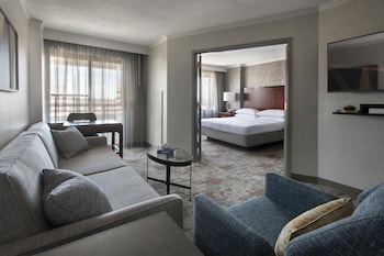 Suite, 1 King Bed with Sofa bed, Balcony