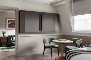 Suite, 1 King Bed with Sofa bed