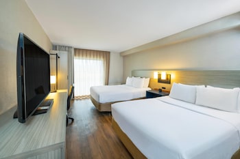 Room, 2 Queen Beds, Non Smoking (Upper Floor, Stair Access Only)
