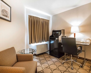 Standard Room, 1 Queen Bed, Non Smoking, Ground Floor