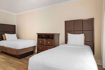 Suite, Multiple Beds, Non Smoking, Refrigerator