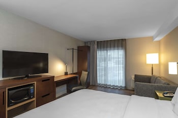 Room, 1 King Bed (Stair Access Only)