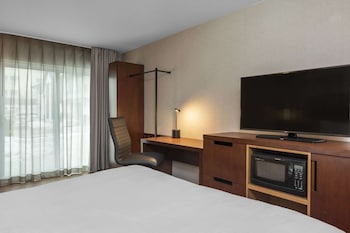Room, 1 King Bed (Stair Access Only)